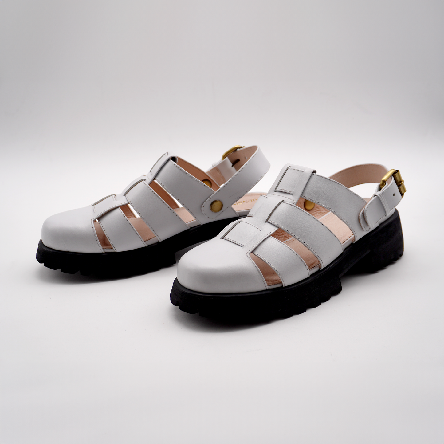 Evy Fisherman Mules (White)