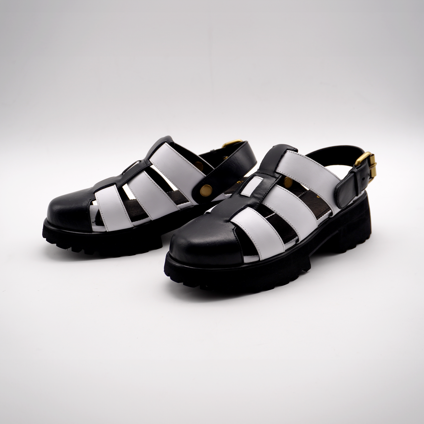 Evy Fisherman Mules (Black & White)