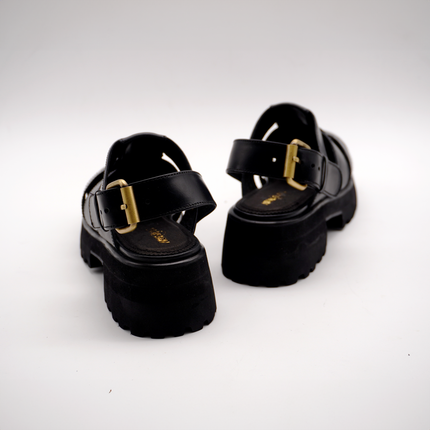Evy Fisherman Mules (Black)