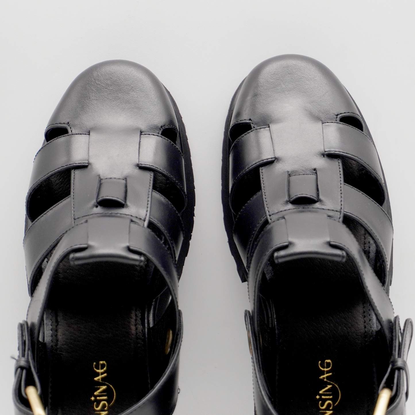 Evy Fisherman Mules (Black)