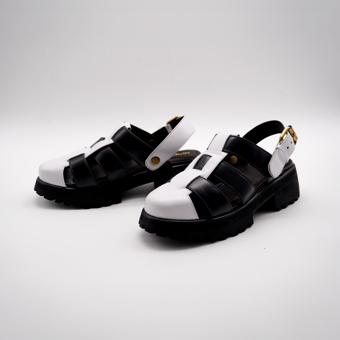 Evy Fisherman Mules (White & Black)